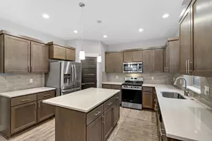 2260 NE Indigo Ln, Bend, OR 97701 - Photo 5