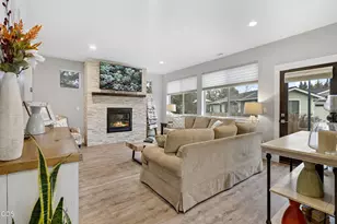 2260 NE Indigo Ln, Bend, OR 97701 - Photo 5