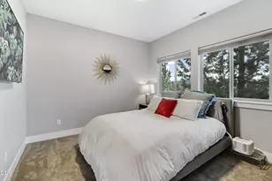 2260 NE Indigo Ln, Bend, OR 97701 - Photo 23