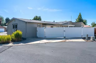 1865 NE 6th St, Redmond, OR 97756 - Photo 43
