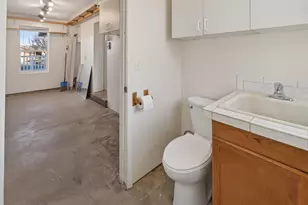 1865 NE 6th St, Redmond, OR 97756 - Photo 37