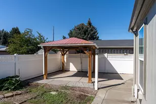 1865 NE 6th St, Redmond, OR 97756 - Photo 49