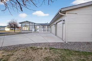 1865 NE 6th St, Redmond, OR 97756 - Photo 45
