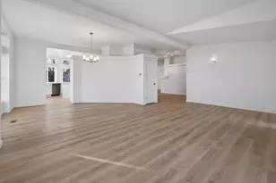 1865 NE 6th St, Redmond, OR 97756 - Photo 3