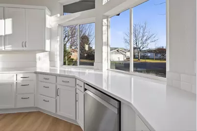 1865 NE 6th Street, Redmond, OR 97756 - Photo 5