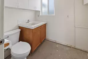 1865 NE 6th St, Redmond, OR 97756 - Photo 37