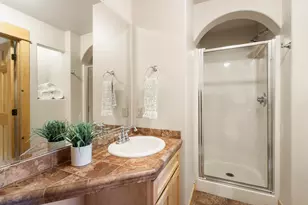 1895 Murrelet Dr, Redmond, OR 97756 - Photo 35