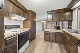 3930 NW Progress Ln, Redmond, OR 97756 - Photo 5