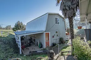 6676 Pioneer Rd, Medford, OR 97501 - Photo 19