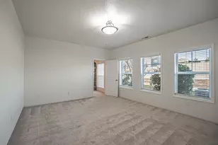 3749 Sherwood Park Dr, Medford, OR 97504 - Photo 17