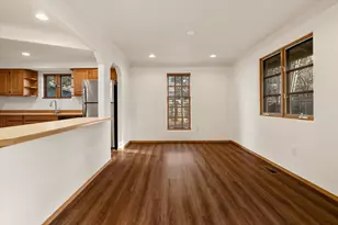 1843 SE Moorwood Ct, Bend, OR 97702 - Photo 7