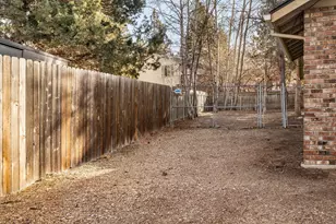 1843 SE Moorwood Ct, Bend, OR 97702 - Photo 23
