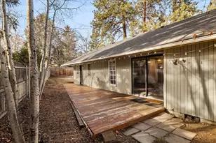 1843 SE Moorwood Ct, Bend, OR 97702 - Photo 25