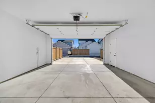 20505 Aberdeen Dr, Bend, OR 97702 - Photo 39