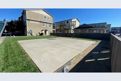 341 Englemann Lane, Medford, OR 97501 - Photo 5