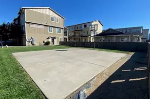 341 Englemann Ln, Medford, OR 97501 - Photo 5