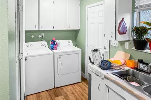 421 Benson St, Medford, OR 97501 - Photo 9