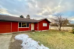 2634 SW Umatilla Ct, Redmond, OR 97756 - Photo 1