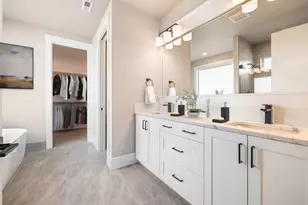 1319 NW Ochoa Dr, Bend, OR 97703 - Photo 7