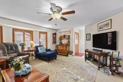 2489 Senate Way, Medford, OR 97504 - Photo 5