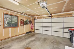 2489 Senate Way, Medford, OR 97504 - Photo 33