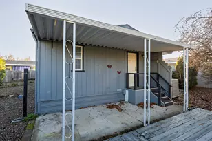 1570 S Peach St, Medford, OR 97501 - Photo 17