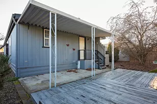 1570 S Peach St, Medford, OR 97501 - Photo 19