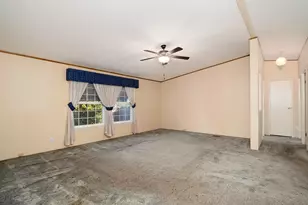 1570 S Peach St, Medford, OR 97501 - Photo 9