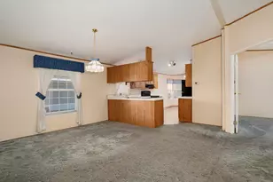 1570 S Peach St, Medford, OR 97501 - Photo 7