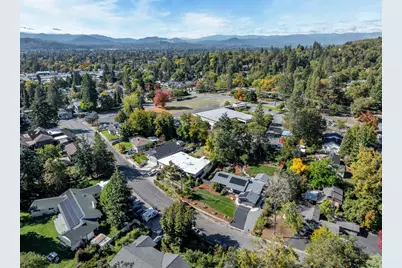 740 NW Kinney Street, Grants Pass, OR 97526 - Photo 45