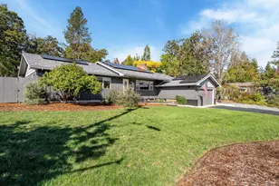 740 NW Kinney St, Grants Pass, OR 97526 - Photo 39