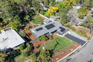 740 NW Kinney St, Grants Pass, OR 97526 - Photo 3