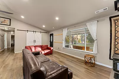 4570 New Hope Road, Grants Pass, OR 97527 - Photo 9