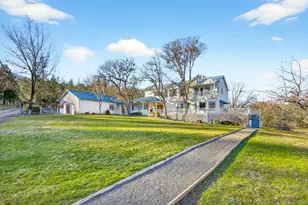 7555 E Antelope Rd, Eagle Point, OR 97524 - Photo 3