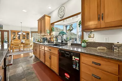 7555 E Antelope Road, Eagle Point, OR 97524 - Photo 13