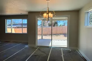 61437 SE Daybreak Ct, Bend, OR 97702 - Photo 3