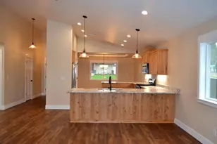 190 SW Rock Gulch Rd, Grants Pass, OR 97527 - Photo 3