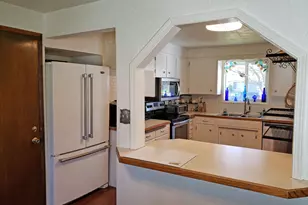 5030 Del Mar Dr, Central Point, OR 97502 - Photo 7