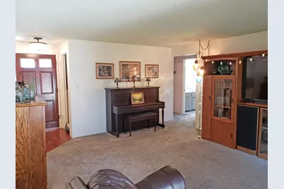5030 Del Mar Drive, Central Point, OR 97502 - Photo 3