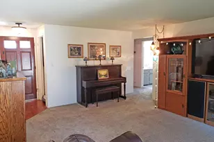 5030 Del Mar Dr, Central Point, OR 97502 - Photo 3