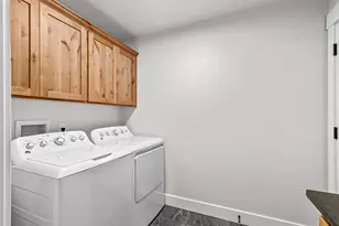 1546 Poplar Dr, Grants Pass, OR 97527 - Photo 29