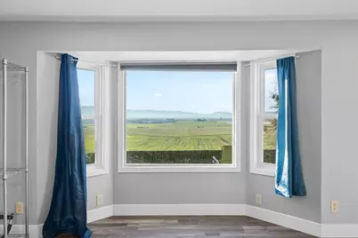 5942 Foothill Road, Medford, OR 97502 - Photo 9