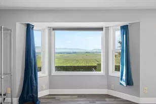 5942 Foothill Rd, Medford, OR 97502 - Photo 9