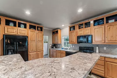 594 Detrick Drive #4, Grants Pass, OR 97527 - Photo 15