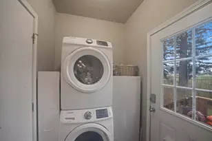 594 Detrick Dr, Grants Pass, OR 97527 - Photo 17