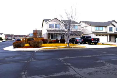 2885 SW Juniper Avenue, Redmond, OR 97756 - Photo 1