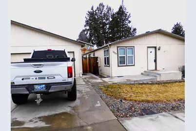 1907 SW 20th Street, Redmond, OR 97756 - Photo 3