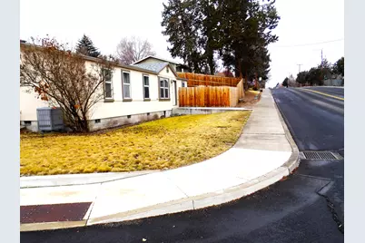 1907 SW 20th Street, Redmond, OR 97756 - Photo 5