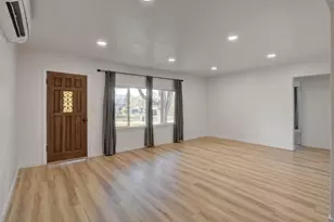 209 Chestnut St, Medford, OR 97501 - Photo 3