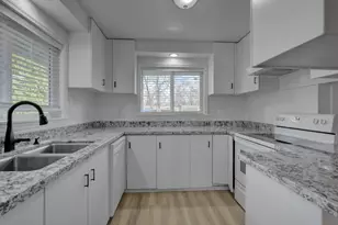 209 Chestnut St, Medford, OR 97501 - Photo 11